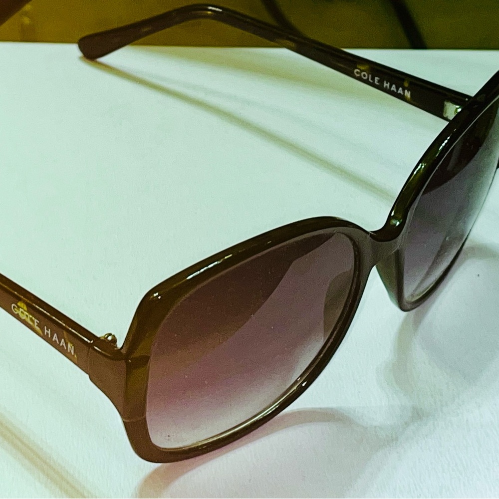 Cole Haan Black and Purple Sunglasses Stylish Accessories - Picture 2 of 6